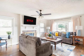 Southern Charm l 5BR l Sleeps 14 l A Location